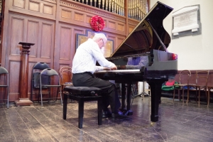Summer Music at Sandford: Roy Holmes